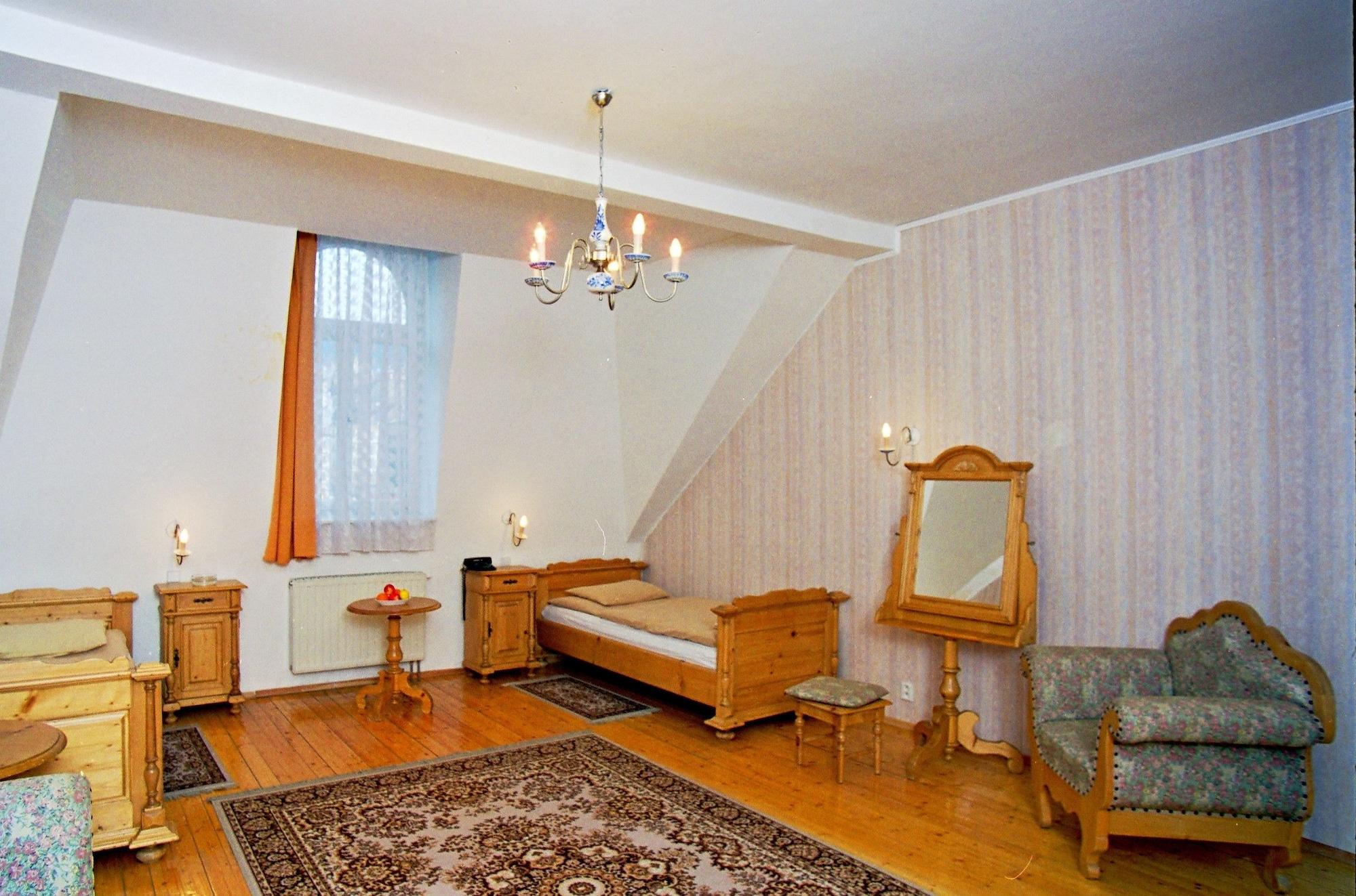 Hotel Heluan Карлови Вари Екстериор снимка