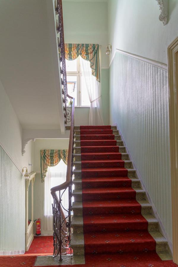 Hotel Heluan Карлови Вари Екстериор снимка